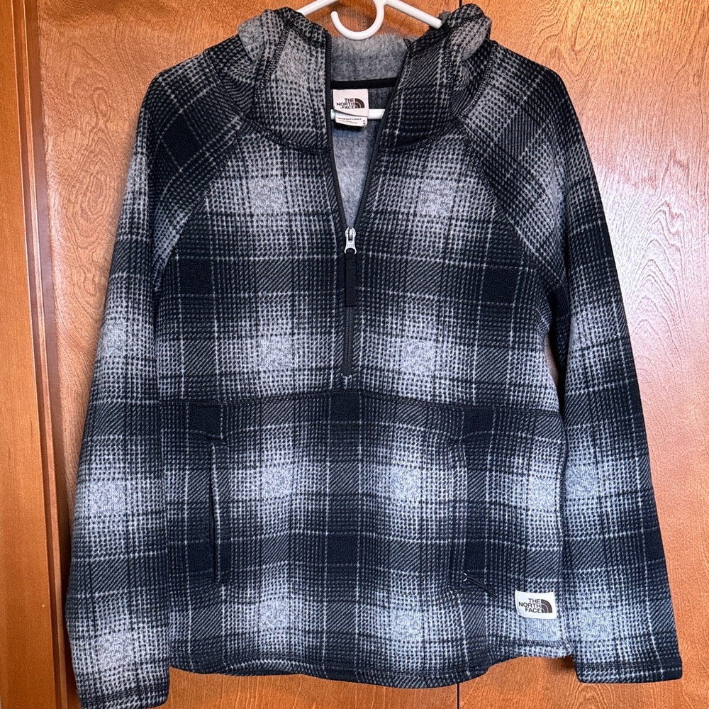 The North Face Black & Gray Plaid Half-Zip Pullover Hoodie Women’s size M